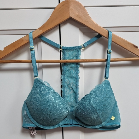 Victoria Secret Front Close Bras - Size 32A - Picture 2 of 7